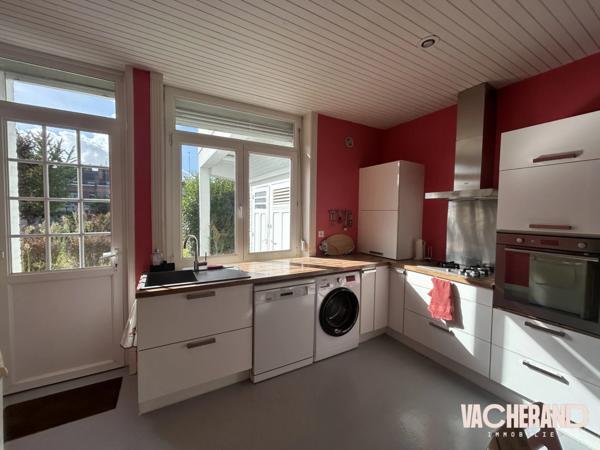 Grande maison bourgeoise + Jardin + Garage