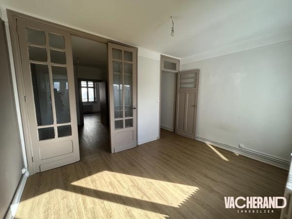Grande maison bourgeoise + Jardin + Garage