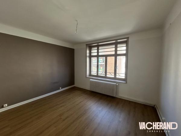 Grande maison bourgeoise + Jardin + Garage