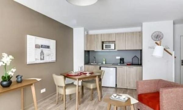 INVESTISSEMENT LOCATIF  L'ISLE-D'ABEAU - Résidence Séniors Les Girandières La Porte des Alpes - 5,52%  de rentabilité.