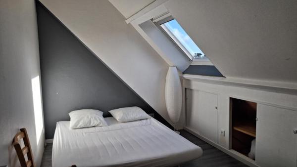 Maison 6 pièce(s) 202 m2 , Locmaria