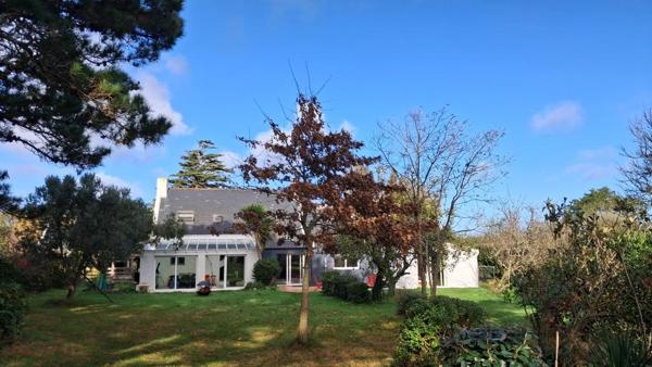 Maison 6 pièce(s) 202 m2 , Locmaria
