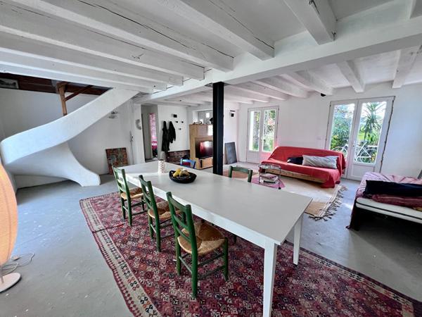 Maison 6 pièce(s) 202 m2 , Locmaria