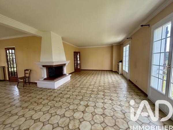 Maison à vendre 7 pièces 210 m² Saint-Leu-la-Forêt