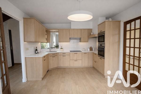 Maison à vendre 7 pièces 210 m² Saint-Leu-la-Forêt
