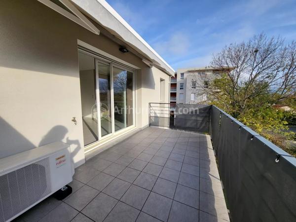 Location                                                      Appartement
                        
                                         85 m2                     à Clermont-Ferrand