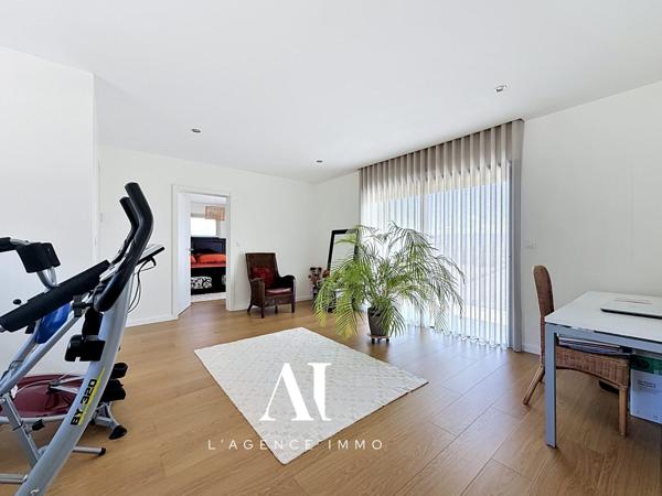 Maison contemporaine 144 m² avec 3 suites, vue Alpes, terrasse et garage – Péron 01630