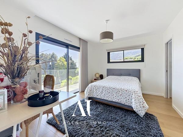 Maison contemporaine 144 m² avec 3 suites, vue Alpes, terrasse et garage – Péron 01630