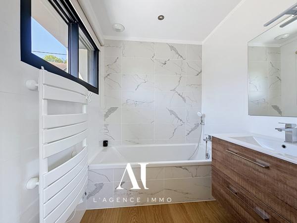 Maison contemporaine 144 m² avec 3 suites, vue Alpes, terrasse et garage – Péron 01630