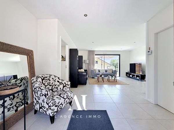 Maison contemporaine 144 m² avec 3 suites, vue Alpes, terrasse et garage – Péron 01630