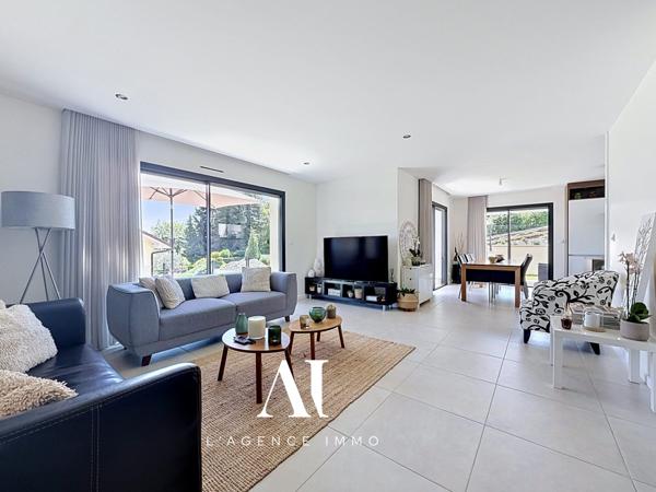 Maison contemporaine 144 m² avec 3 suites, vue Alpes, terrasse et garage – Péron 01630