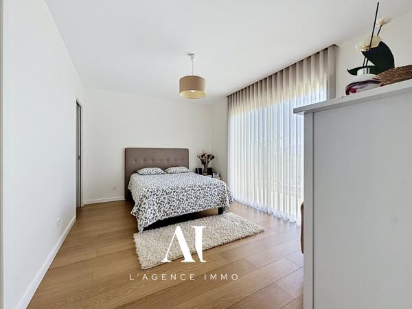 Maison contemporaine 144 m² avec 3 suites, vue Alpes, terrasse et garage – Péron 01630