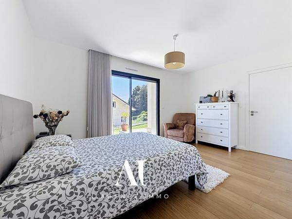 Maison contemporaine 144 m² avec 3 suites, vue Alpes, terrasse et garage – Péron 01630