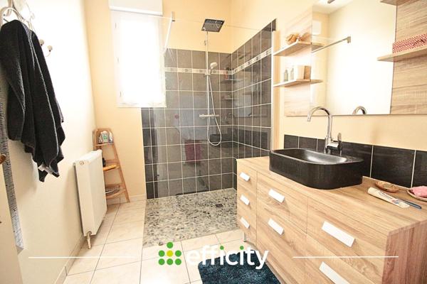 Maison 12 pièces - 300 m²