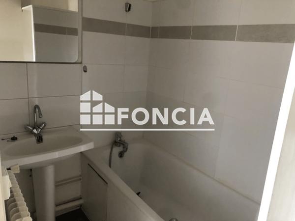 Location Appartement 2 pièces 47.87 m² - 84 RUE CHARLES III Nancy 54000