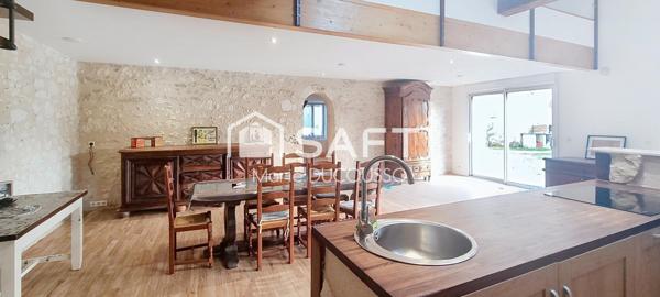 Maison de bourg en pierre rénovée