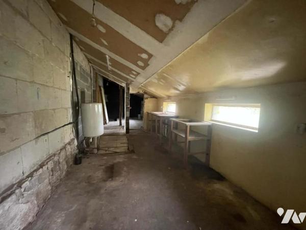 Longère à renover avec grand terrain de plus d'un hectare 