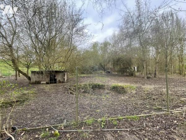Longère à renover avec grand terrain de plus d'un hectare 