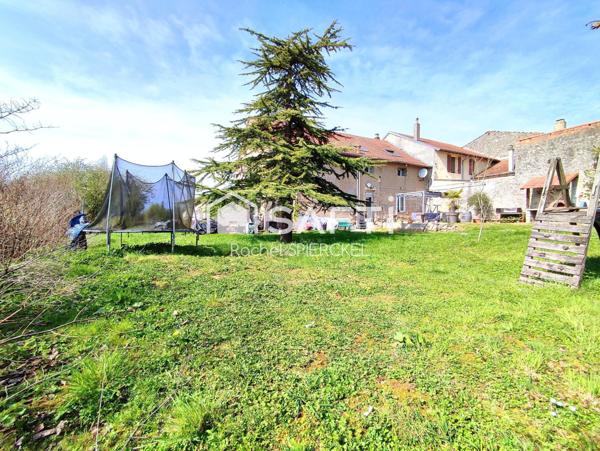 Charmante maison avec garage et jardin