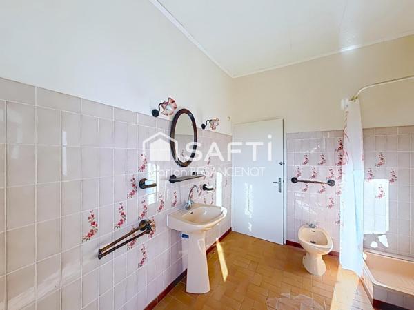 Maison de village T4 en angle 72m² à rénover