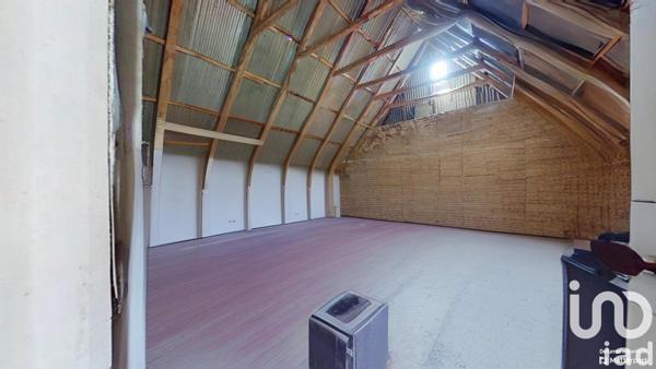 Maison de village 7 pièces de 157 m² à Pleaux (15700)