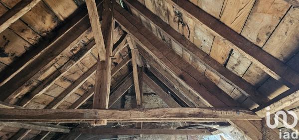 Maison de village 7 pièces de 157 m² à Pleaux (15700)