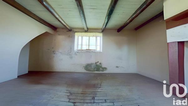 Maison de village 7 pièces de 157 m² à Pleaux (15700)