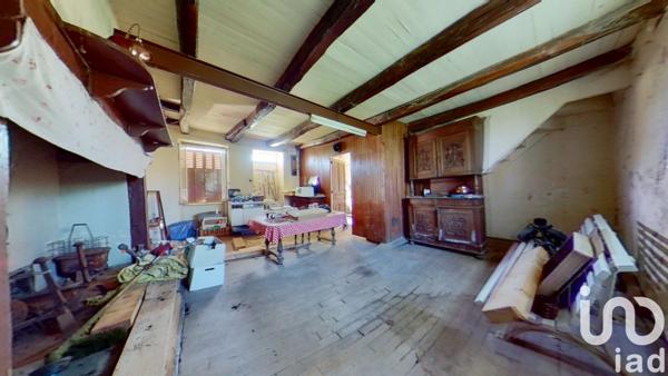 Maison de village 7 pièces de 157 m² à Pleaux (15700)