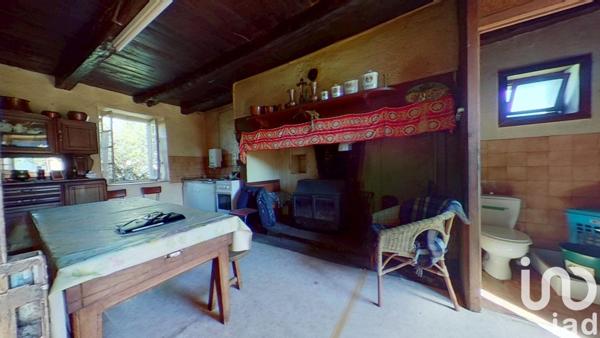 Maison de village 7 pièces de 157 m² à Pleaux (15700)