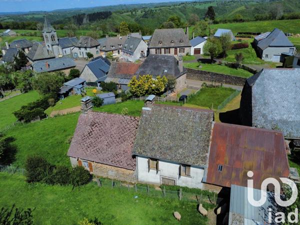 Maison de village 7 pièces de 157 m² à Pleaux (15700)