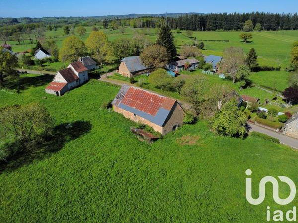 Maison de village 7 pièces de 157 m² à Pleaux (15700)