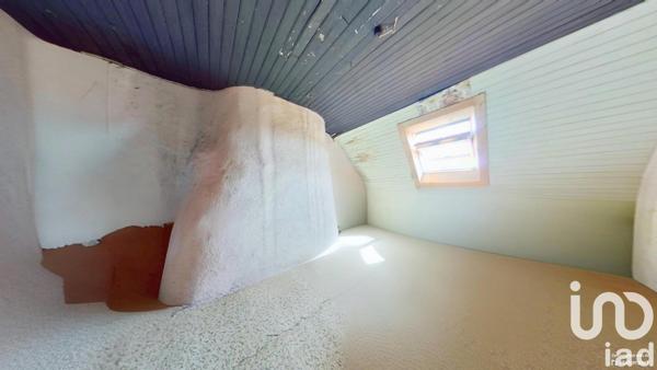 Maison de village 7 pièces de 157 m² à Pleaux (15700)