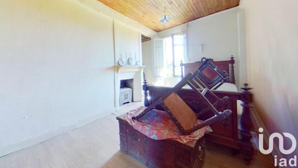 Maison de village 7 pièces de 157 m² à Pleaux (15700)