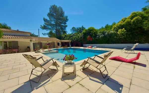 MAISON PRINCIPALE 6 PIÈCES et Hangard de 80 M² piscine, garage , Tourrettes MAISON PRINCIPALE 6 PIÈCES et Hangard de 80 M² piscine, garage , Tourrettes