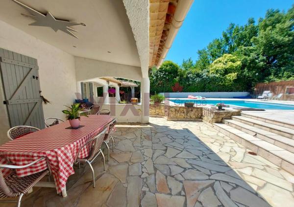 MAISON PRINCIPALE 6 PIÈCES et Hangard de 80 M² piscine, garage , Tourrettes MAISON PRINCIPALE 6 PIÈCES et Hangard de 80 M² piscine, garage , Tourrettes