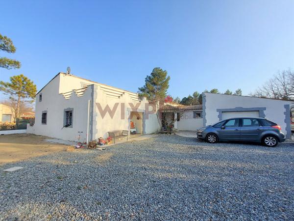 MAISON PRINCIPALE 6 PIÈCES et Hangard de 80 M² piscine, garage , Tourrettes MAISON PRINCIPALE 6 PIÈCES et Hangard de 80 M² piscine, garage , Tourrettes