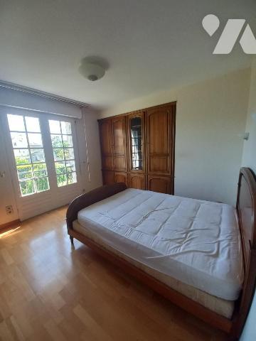 Grande maison plein centre