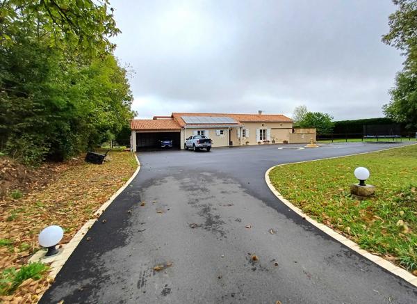 PROPRIETE EQUESTRE - 6 HECTARES - PISCINE - 8 BOXES CHEVAUX