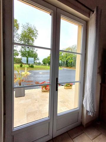 PROPRIETE EQUESTRE - 6 HECTARES - PISCINE - 8 BOXES CHEVAUX