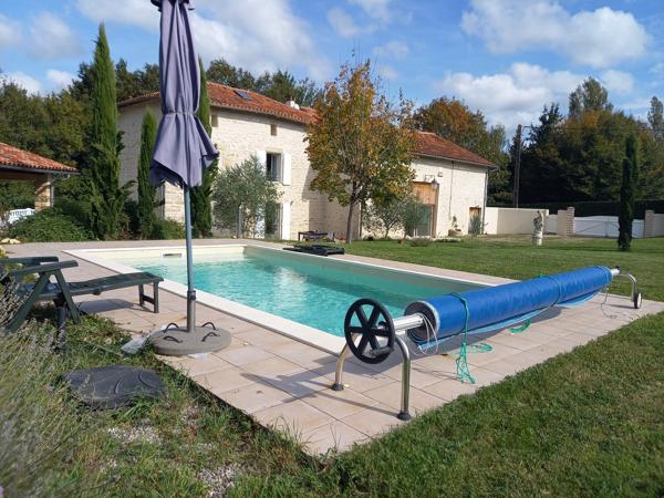 MAISON DE CHARME AVEC PISCINE À LA CAMPAGNE