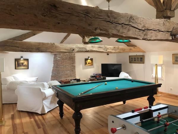 MAISON DE CHARME AVEC PISCINE À LA CAMPAGNE