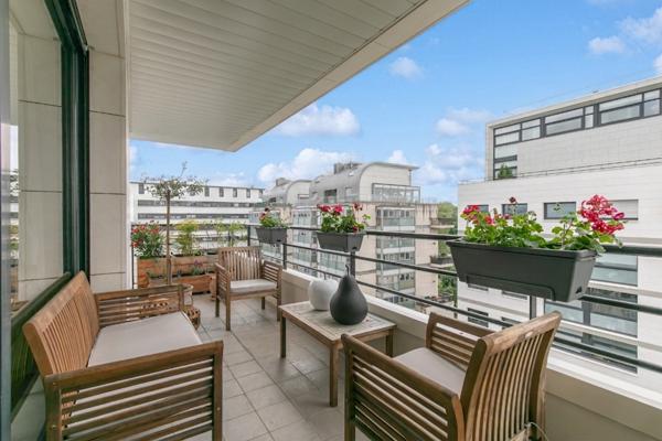 Appartement
         2 pièces
        - 48 m² Exclusivité 580 000 € *
