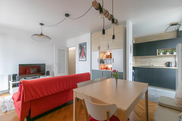 Appartement
         2 pièces
        - 48 m² Exclusivité 580 000 € *