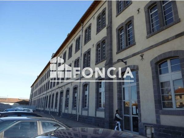 Location Appartement 2 pièces 50.5 m² - 2 PLACE EUGENE ROUHER Riom 63200