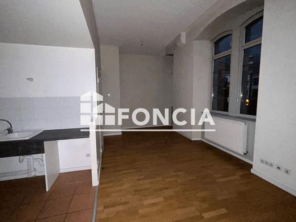 Location Appartement 2 pièces 50.5 m² - 2 PLACE EUGENE ROUHER Riom 63200