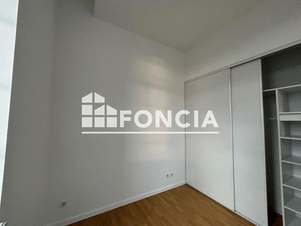 Location Appartement 2 pièces 50.5 m² - 2 PLACE EUGENE ROUHER Riom 63200