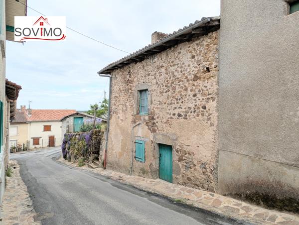 AU COEUR DU BOURG, ENSEMBLE IMMOBILIER PLEIN DE POTENTIEL AVEC JARDINET ET GARAGE