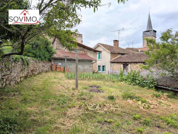 AU COEUR DU BOURG, ENSEMBLE IMMOBILIER PLEIN DE POTENTIEL AVEC JARDINET ET GARAGE