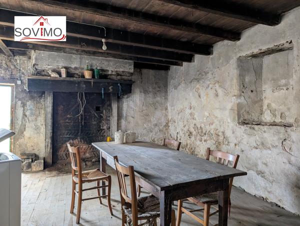 AU COEUR DU BOURG, ENSEMBLE IMMOBILIER PLEIN DE POTENTIEL AVEC JARDINET ET GARAGE