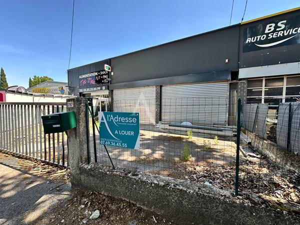 LOCAL COMMERCIAL DE 350M2 AVEC PARKING À VINON SUR VERDON